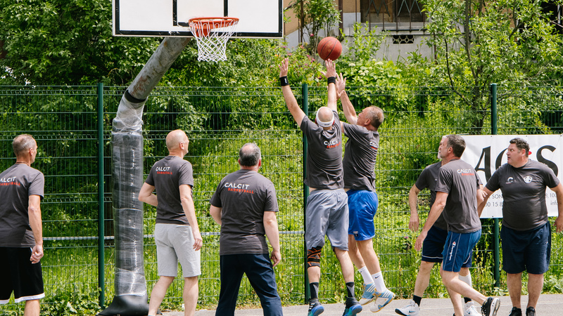 Košarkaški turnir trojk s komentatorjem Rokom Škrlepom