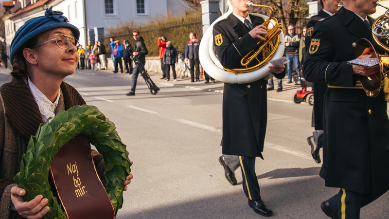 Majda iz Mengša organizira okroglo mizo: Vojne v Ukrajini in drugod ne rešujejo problemov